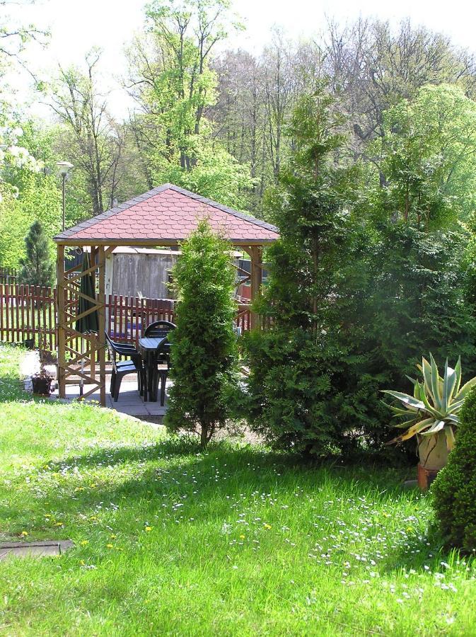 Ferienwohnung Und Pension "Zur Aue" Konigsbruck Exteriör bild