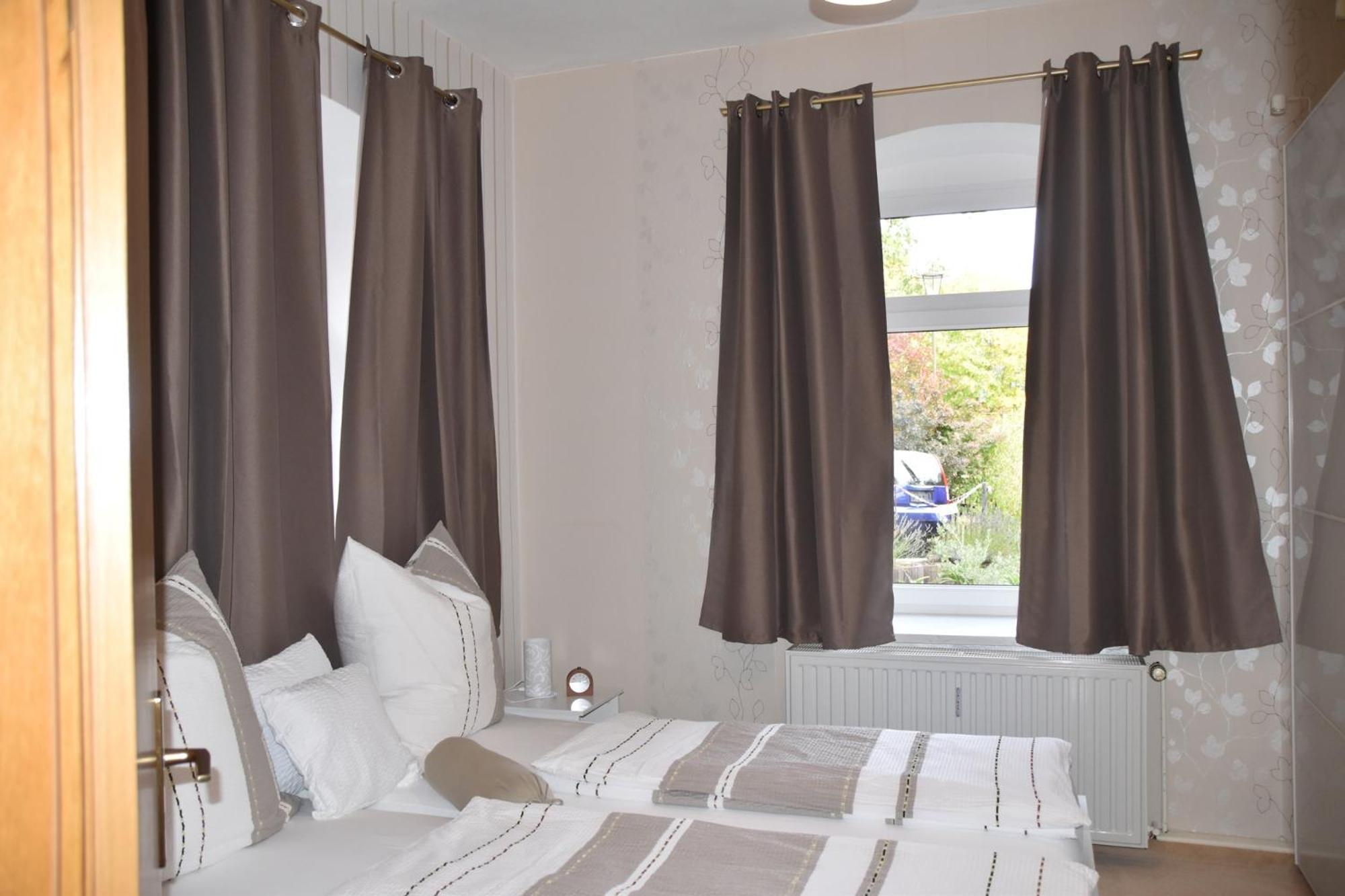 Ferienwohnung Und Pension "Zur Aue" Konigsbruck Exteriör bild